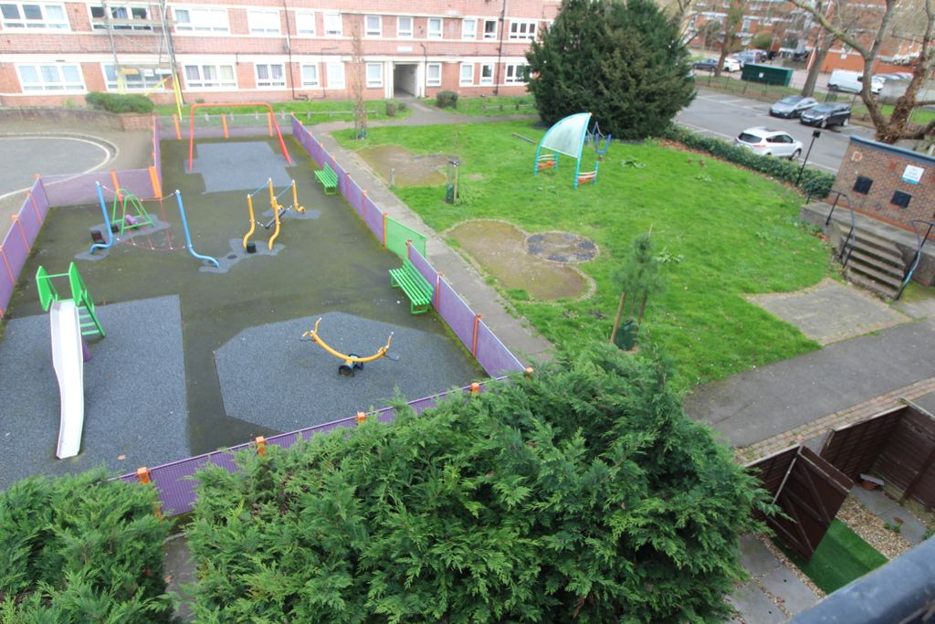 Property photo 3 of 16