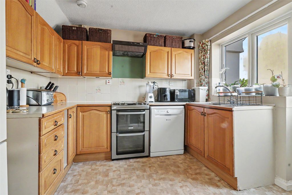 Property photo 2 of 12 Picture No. 13