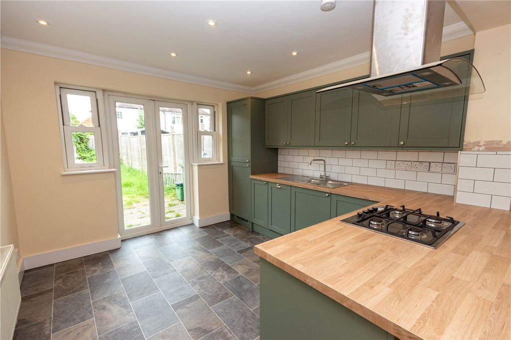 Property photo 3 of 10 Picture No. 05