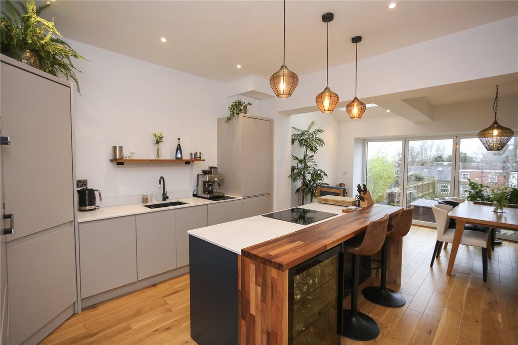 Property photo 3 of 38 Picture No. 15