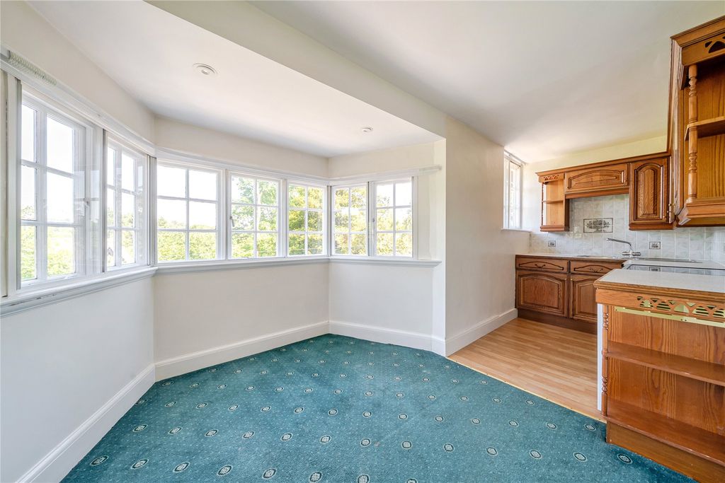Additional image 6 of 2 bed flat for saleHaslemere, Surrey GU27