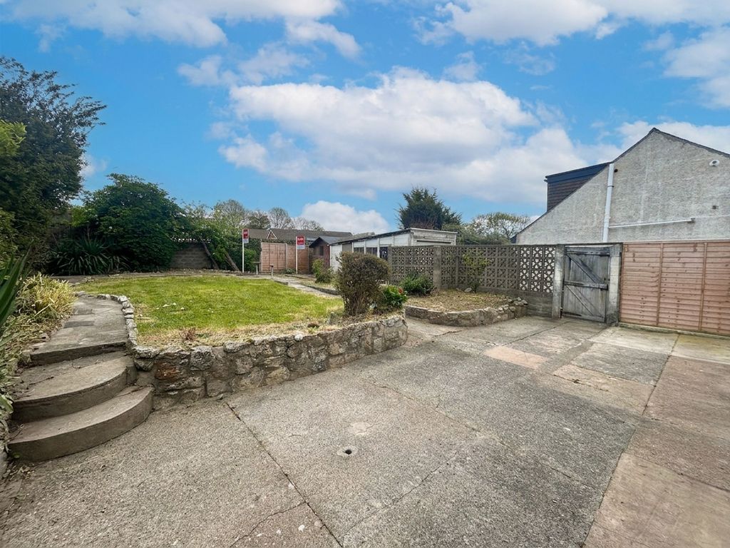 Property photo 3 of 18