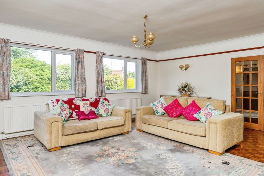 Property photo 3 of 23 Pbox-Img.Jpg