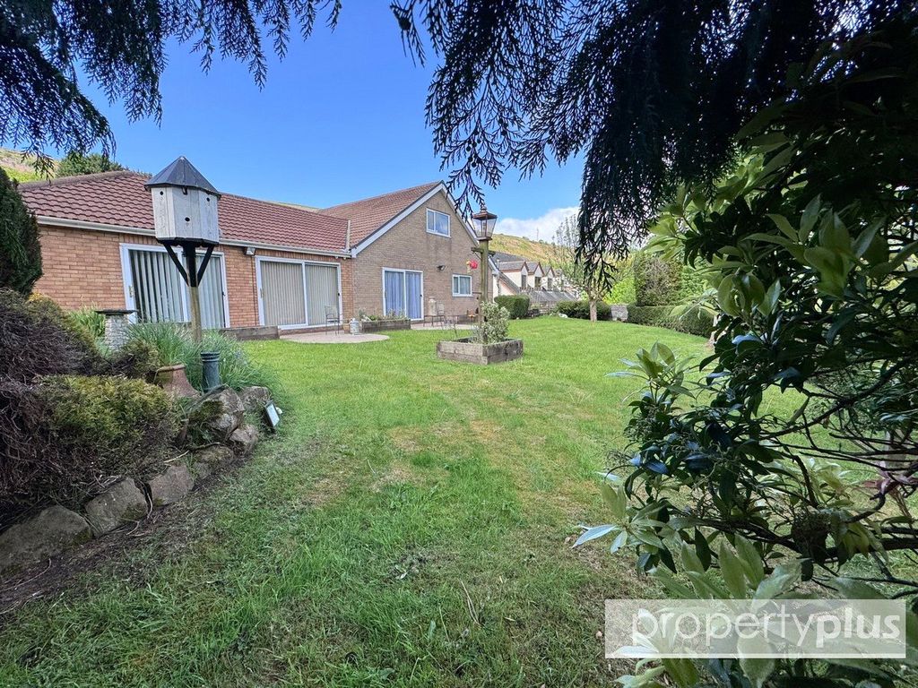 Property photo 1 of 33 Picture No. 35
