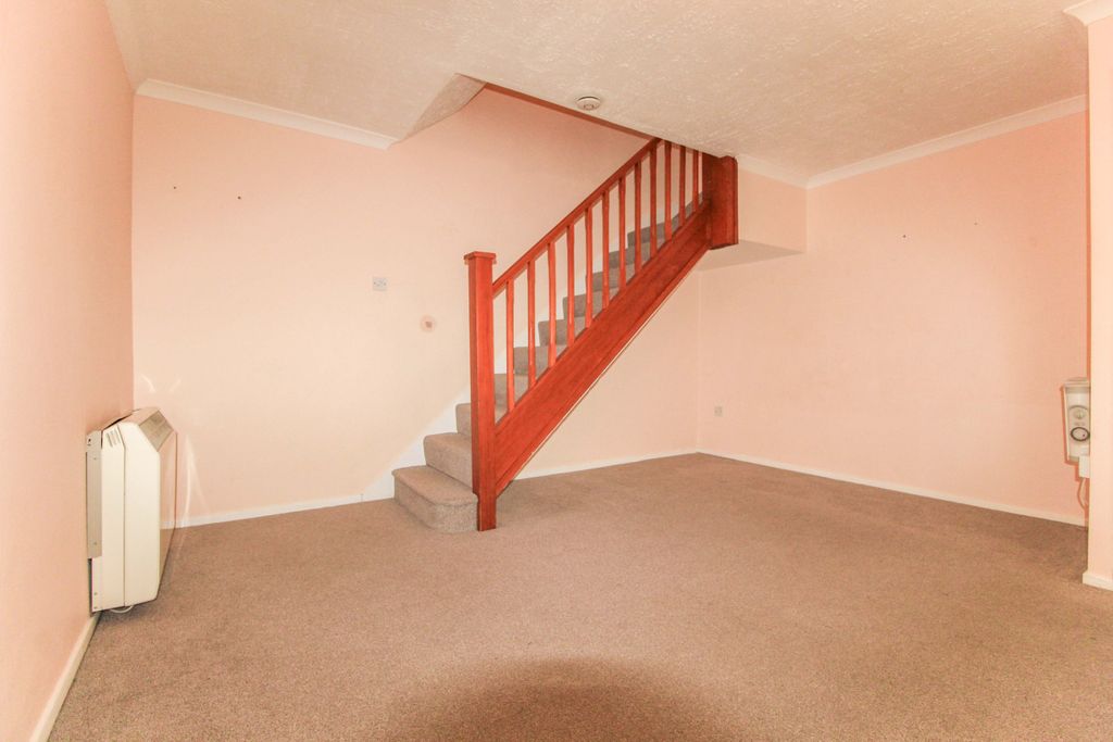 Property photo 2 of 17 Img 9215