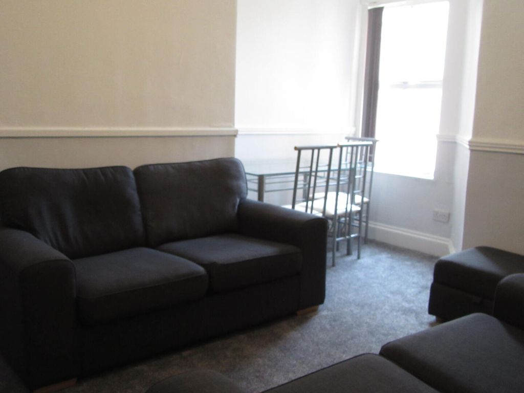 Property photo 2 of 12 Living Room