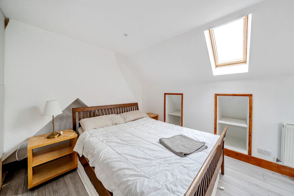 Property photo 2 of 5 Picture No. 10