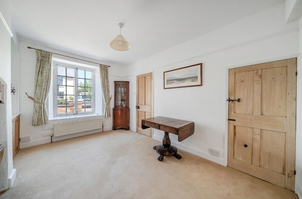 Property photo 3 of 14 Dining Room