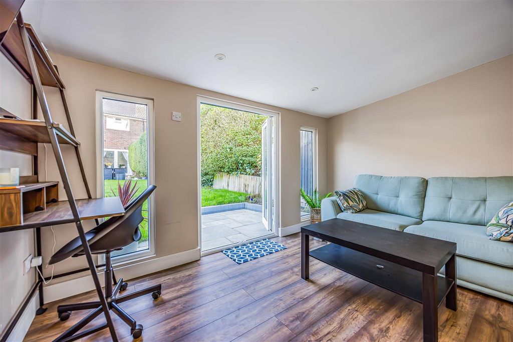 Property photo 3 of 27 155 High Lawn Way, Havant-Small-Porticomarketing-S