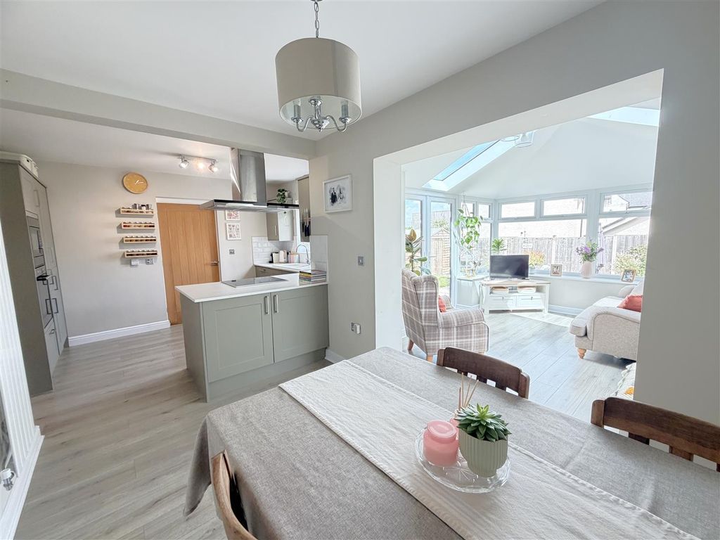 Property photo 2 of 40 Dining Kitchen