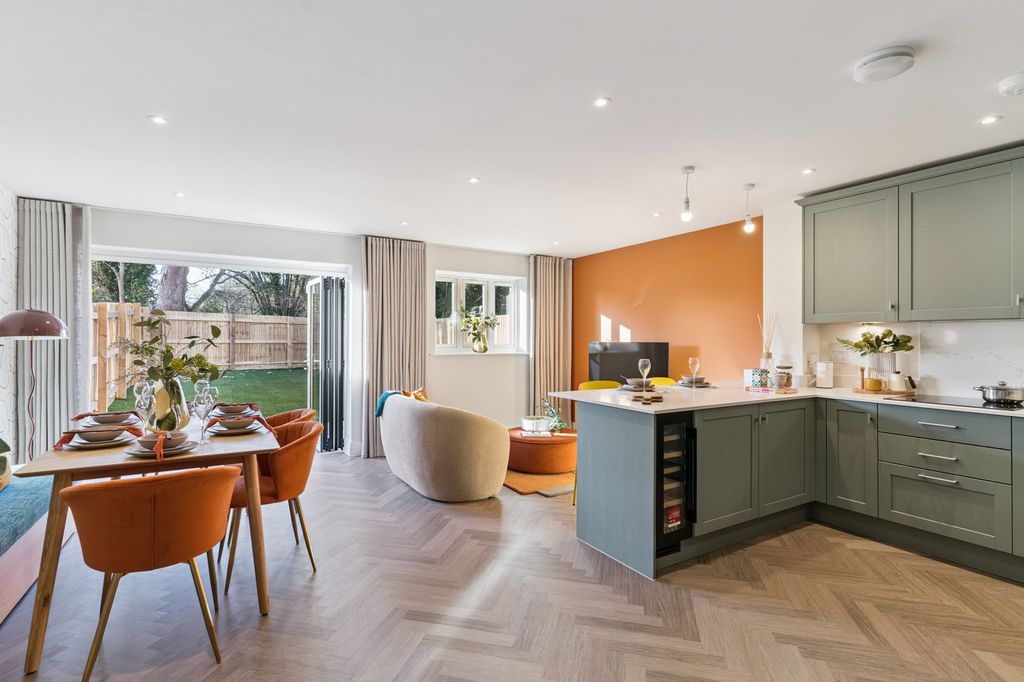 Property photo 2 of 23