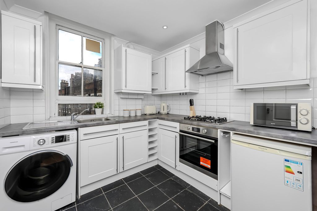 Property photo 2 of 19 Kitchen