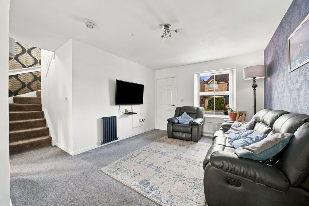 Property photo 2 of 24