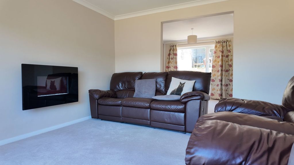 Property photo 3 of 14