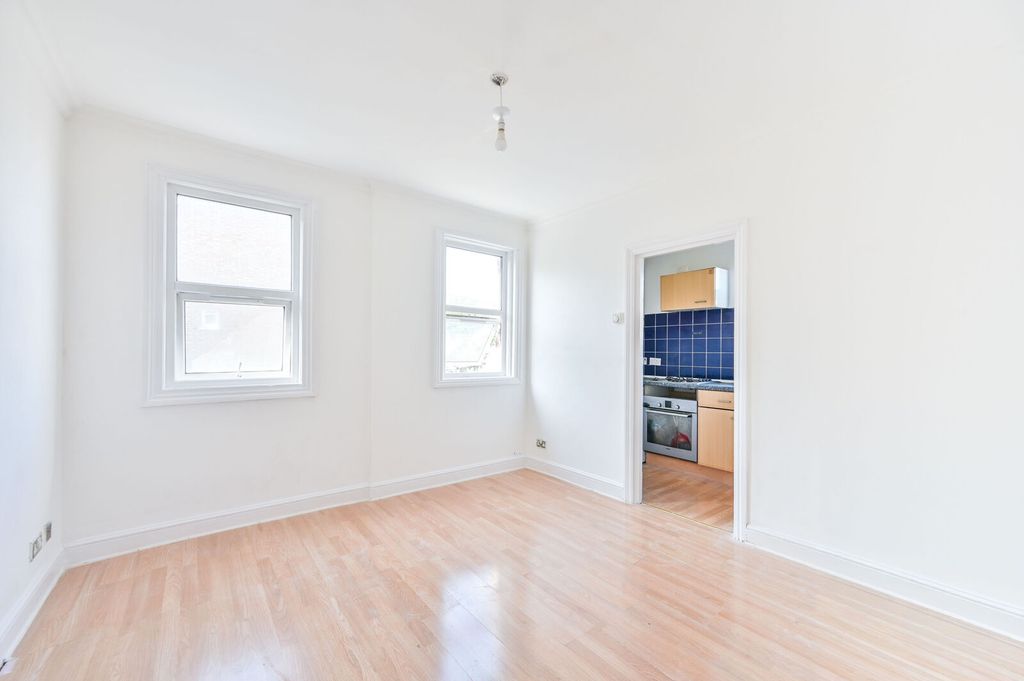 Property photo 1 of 9