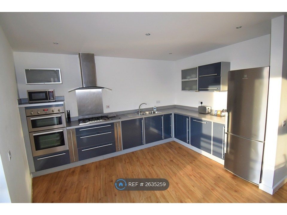 Property photo 3 of 35 Kitchen
