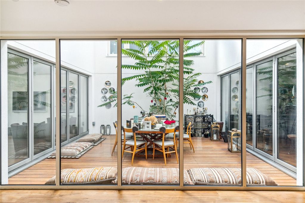 Property photo 3 of 22 Internal Courtyard