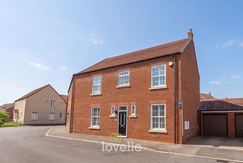 Property photo 1 of 34