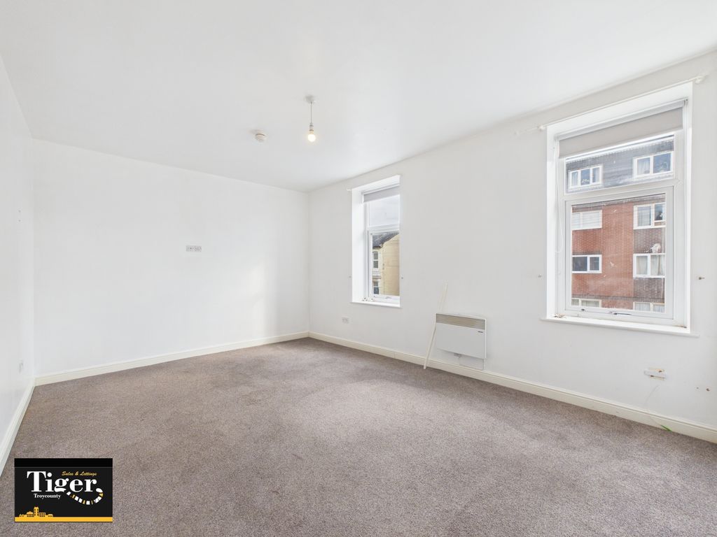 Property photo 2 of 9 Cam03440G0-Pr0704-Still001