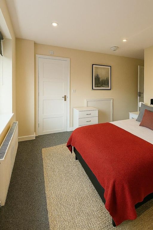 Property photo 2 of 11 Bedroom