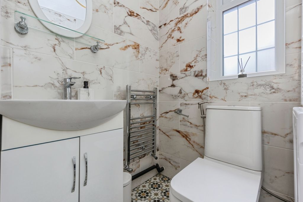 Property photo 3 of 24 Pbox-Img.Jpg