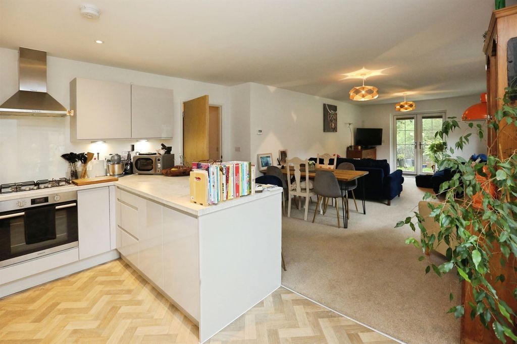 Property photo 3 of 15