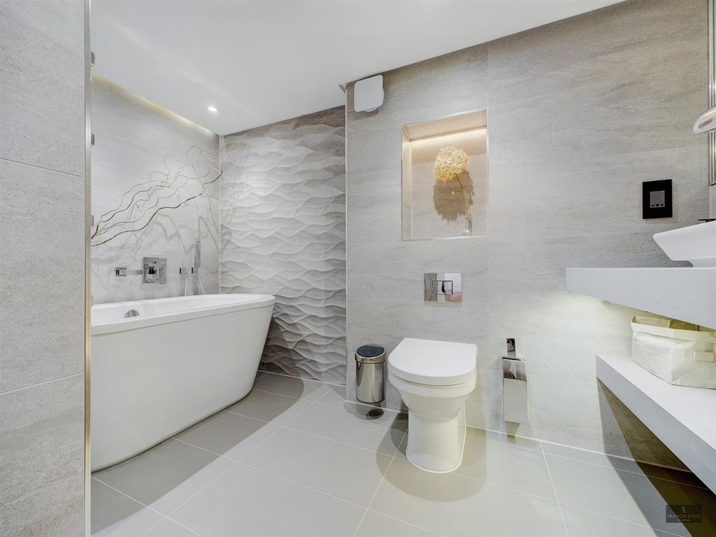 Additional image 7 of 2 bed flat for saleSouthernhay East, Exeter EX1