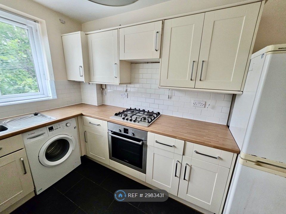 Property photo 2 of 10 Kitchen