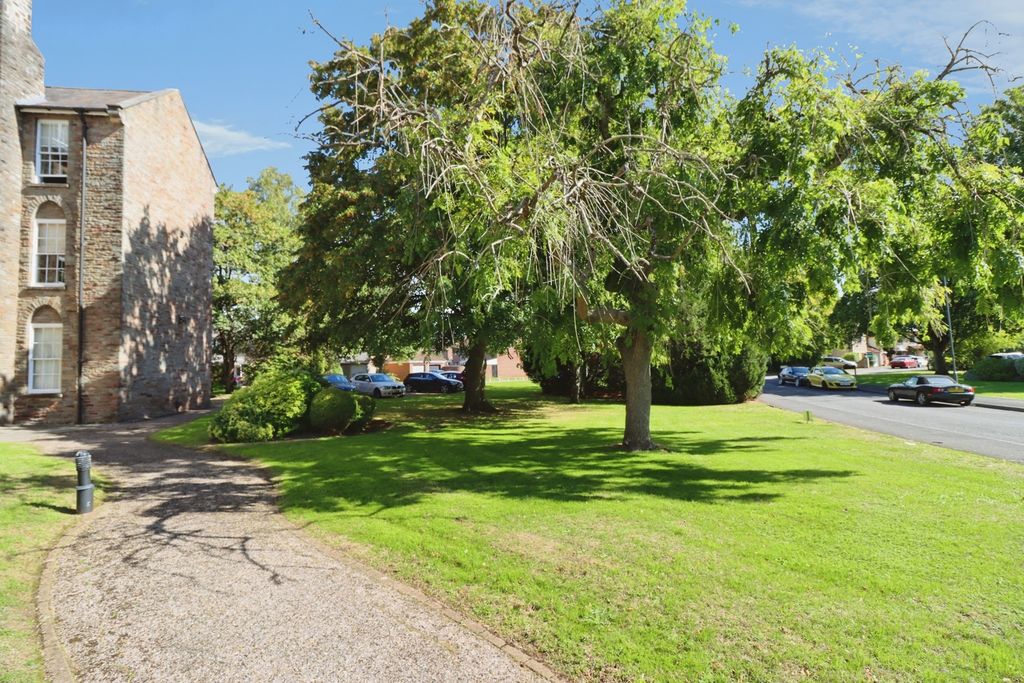 Property photo 2 of 16 Pbox-Img.Jpg