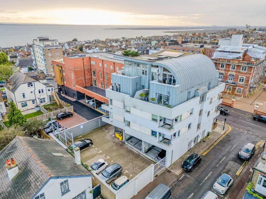 Property photo 1 of 18 Rear