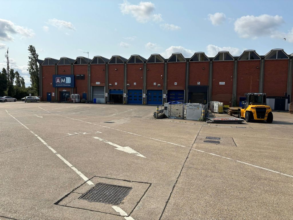 Property photo 2 of 4 Front Aspect