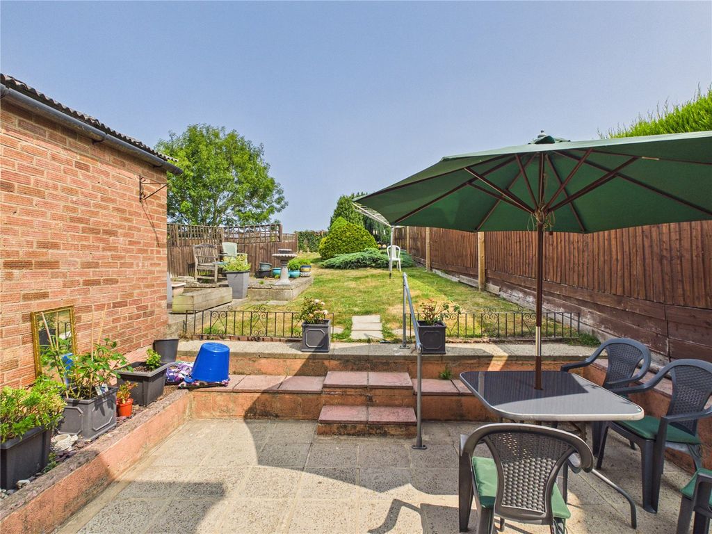 Property photo 2 of 15 Picture No. 04