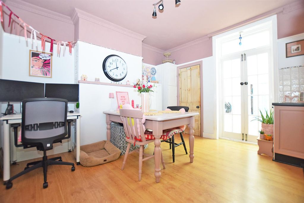 Property photo 3 of 15 Kitchen/Diner