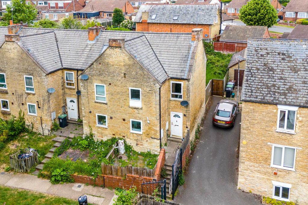 Property photo 1 of 11 Front