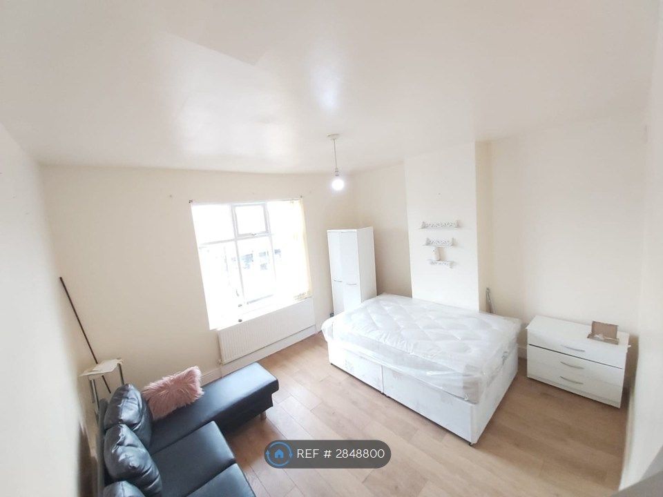 Property photo 2 of 3