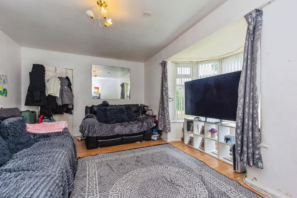 Property photo 3 of 20 Pbox-Img.Jpg