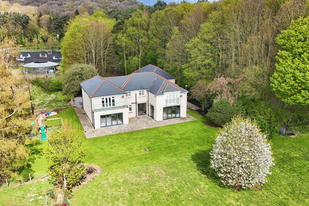 Property photo 3 of 42
