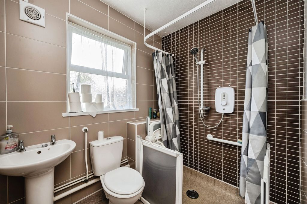 Property photo 2 of 14