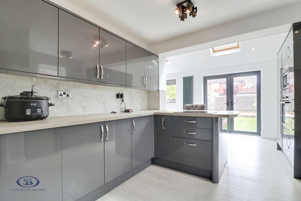Property photo 3 of 25 Pbox-Img.Jpg