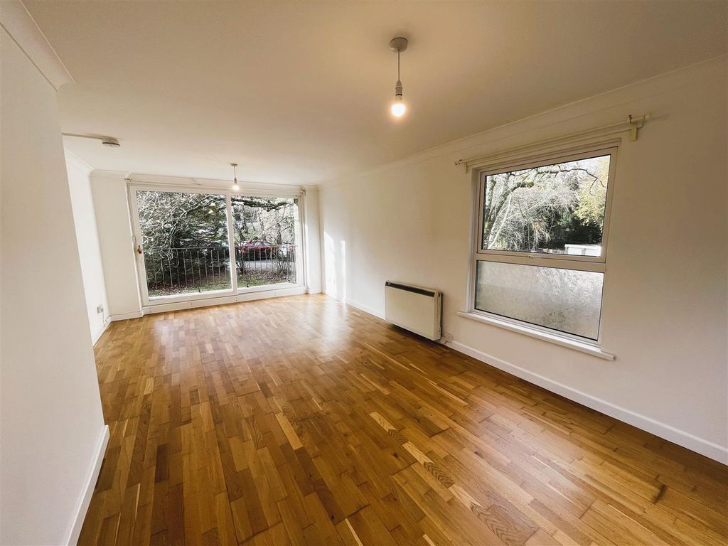 Property photo 2 of 12 Image00016.Jpeg