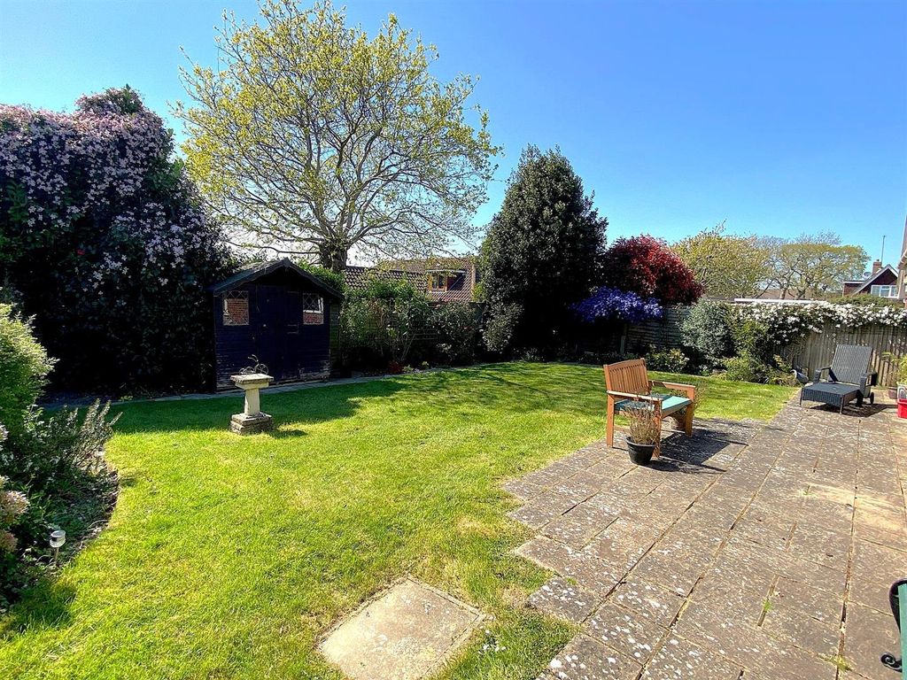 Property photo 2 of 15 23 Tilgate Drive - Garden1.Jpg