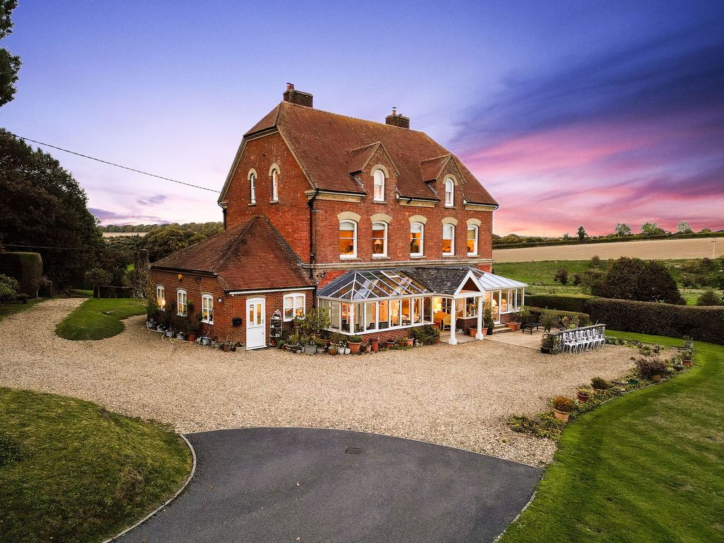 Property photo 1 of 37