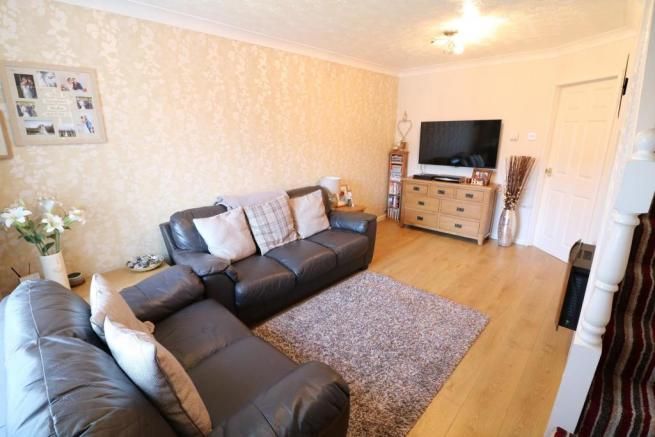 Property photo 2 of 13 Lounge