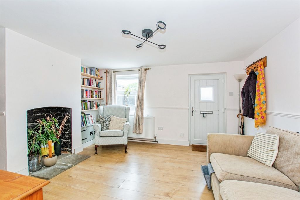 Property photo 3 of 13