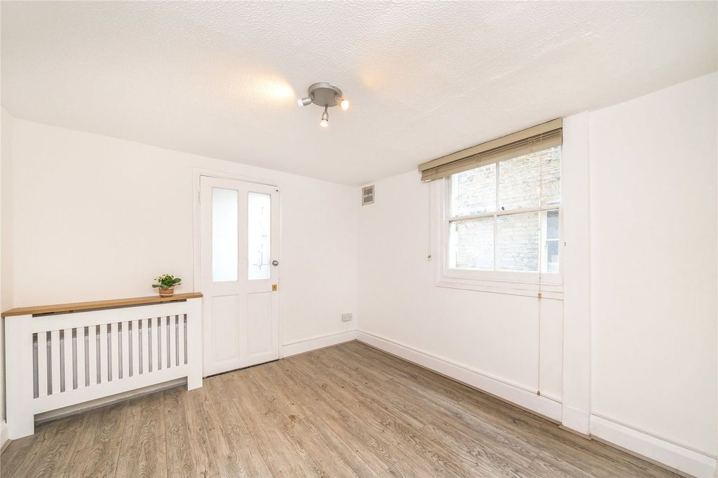 Property photo 3 of 8 Bedroom 1