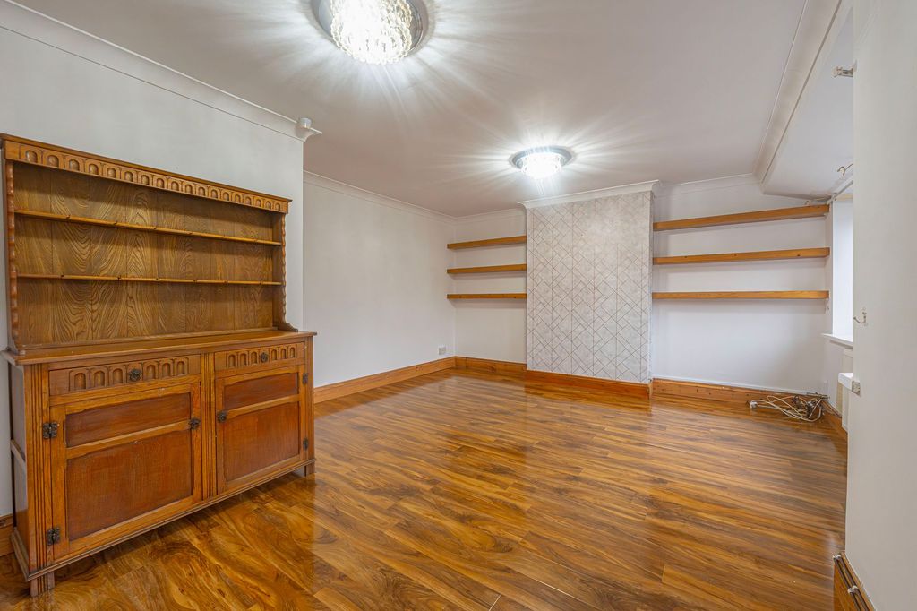 Additional image 9 of 2 bed flat for saleWaunfawr Gardens, Cross Keys NP11
