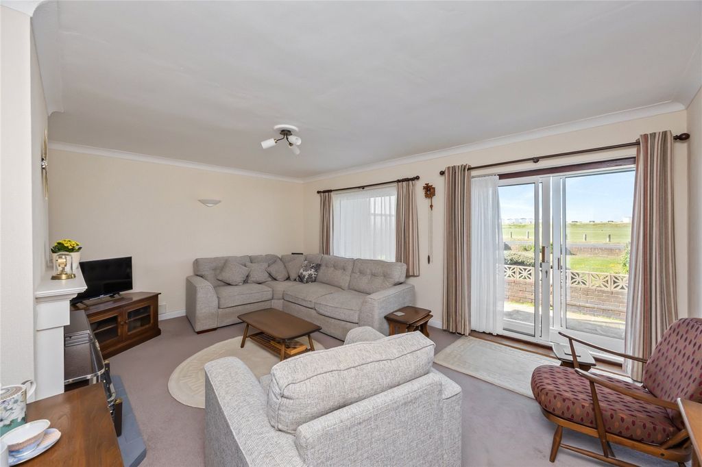 Property photo 3 of 27 Picture No. 62