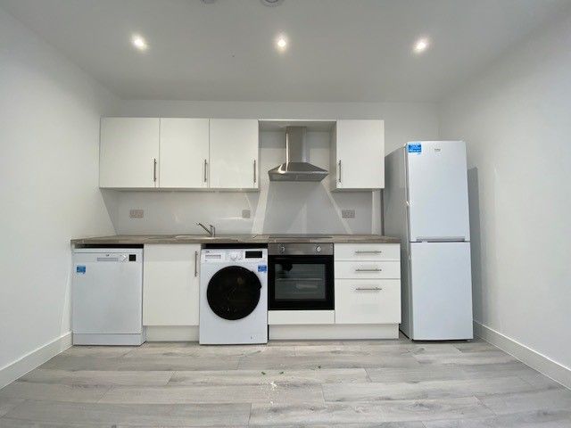 Property photo 3 of 6 Kitchen