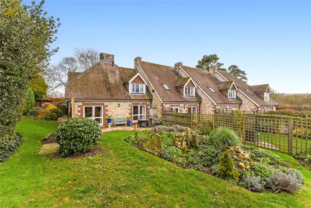 Property photo 1 of 17 Exterior