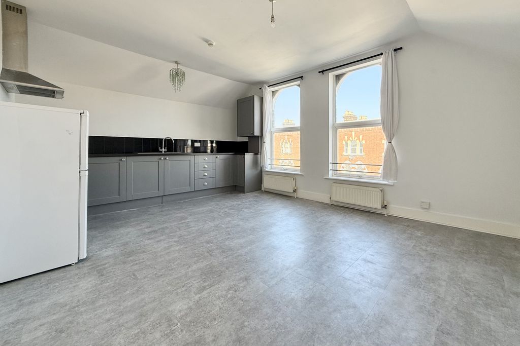 Property photo 1 of 10 1